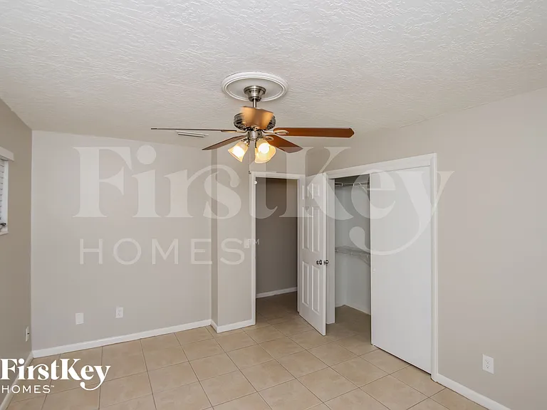 1056 Matador Dr — Photo 8