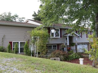 69606 Crescent Rd, Saint Clairsville, OH 43950