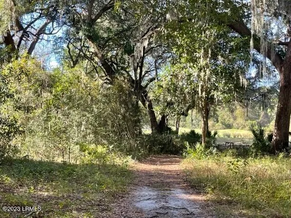 24 Old Tabby Rd, Okatie, SC 29909