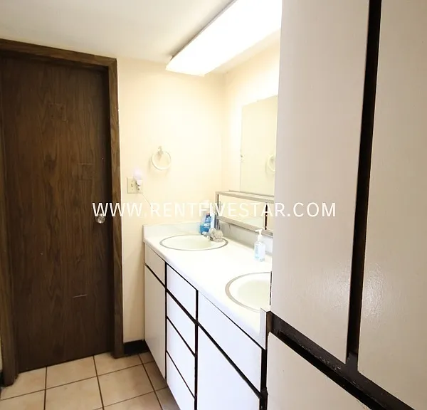 809 S 4th Ave #4-A — Photo 9