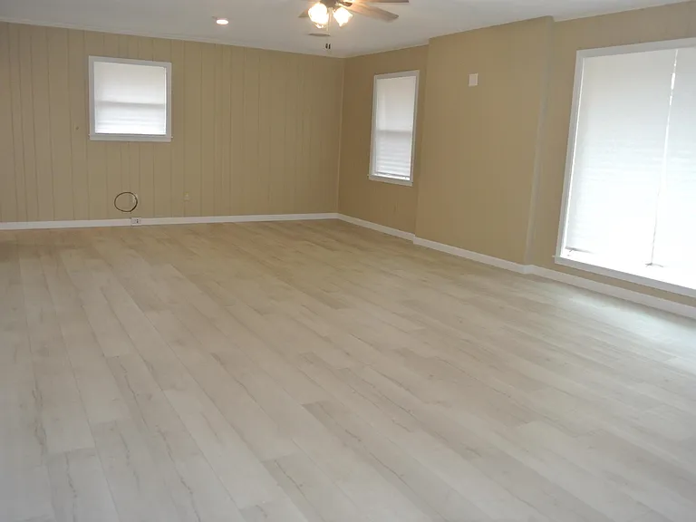 426 Cardinal Dr — Photo 9