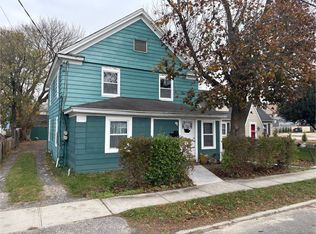 334 Sweezy Ave #B, Riverhead, NY 11901