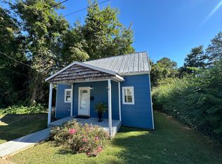 145 Riverview Ave, Smithfield, VA 23430