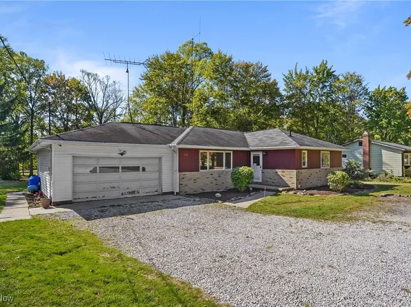 557 Wring Dr, Tallmadge, OH 44278
