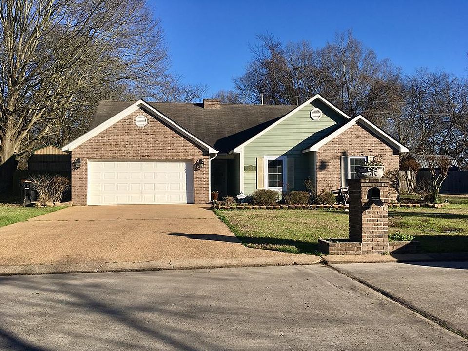 1st image of 2524 Fox Chase Dr