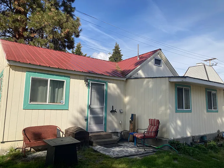 705 Boetzkes Ave — Photo 2