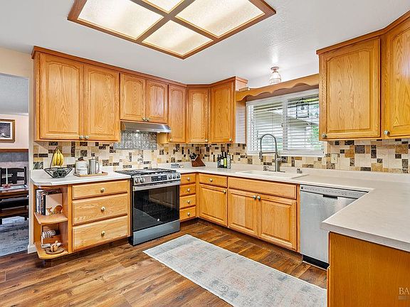 3rd image of 2635 Canterbury Drive