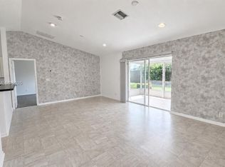 547 High Hawk Cir, Vero Beach, FL 32962