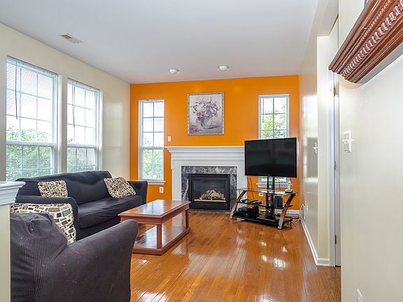3rd image of 248 Winding Hill Dr