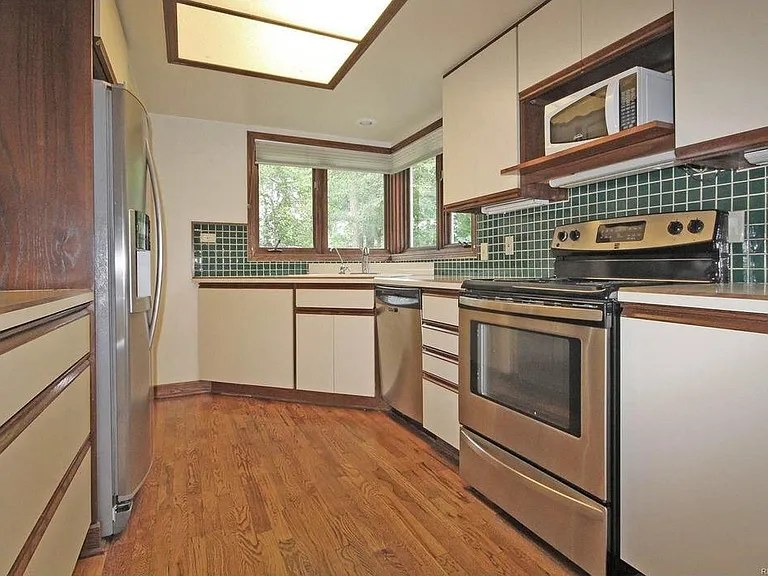 2025 S Adams St — Photo 8