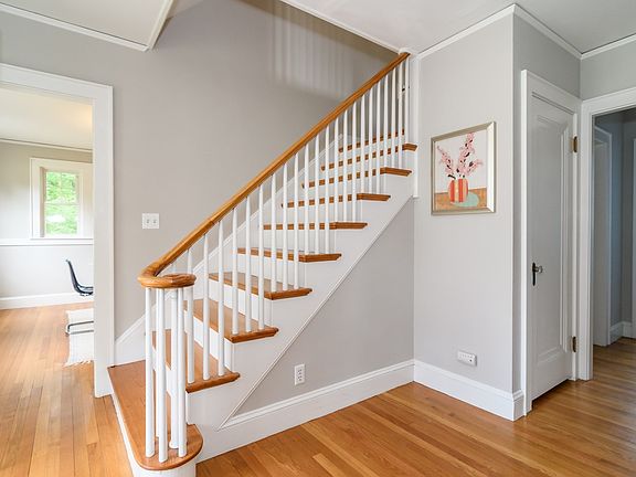 2nd image of 203 Bacon St