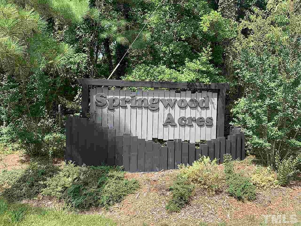 2nd image of 216 Oakcrest Dr