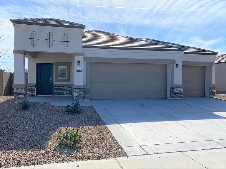 30651 W Amelia Ave — Photo 1