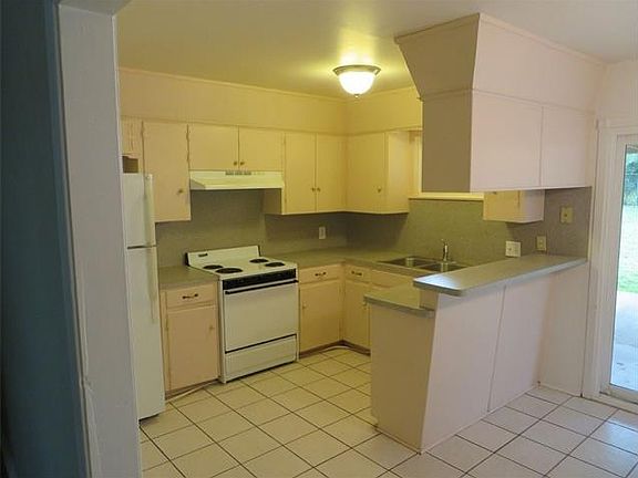 4th image of 3215 Nancy Gale Dr