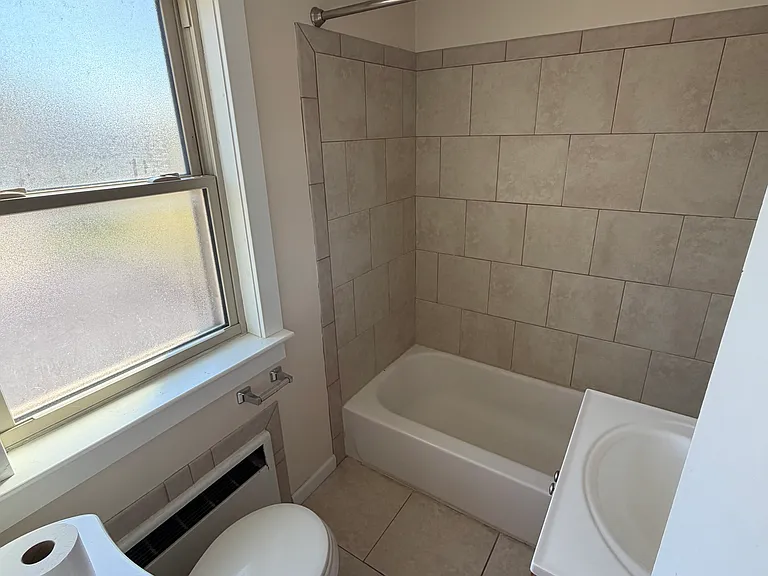 15127 Lake Ave #305 — Photo 7