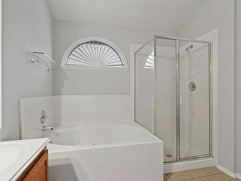 1534 Sleepy Hollow Dr — Photo 16