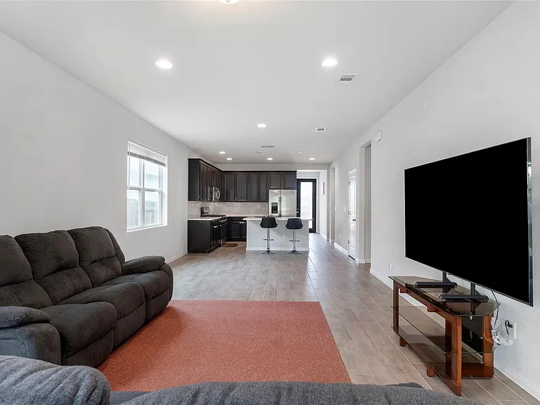 420 Winding Hollow Ln — Photo 11