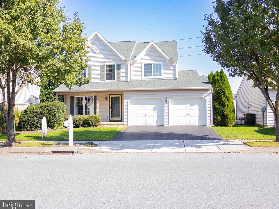 1st image of 338 Cambridge Ln