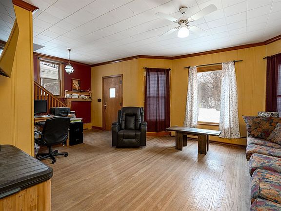 2nd image of 415 E Main St