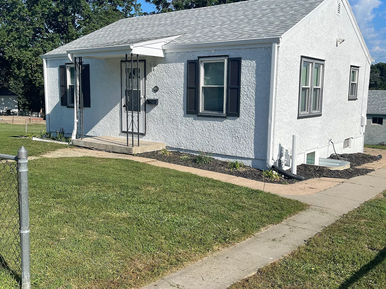 3812 Drexel St — Photo 2