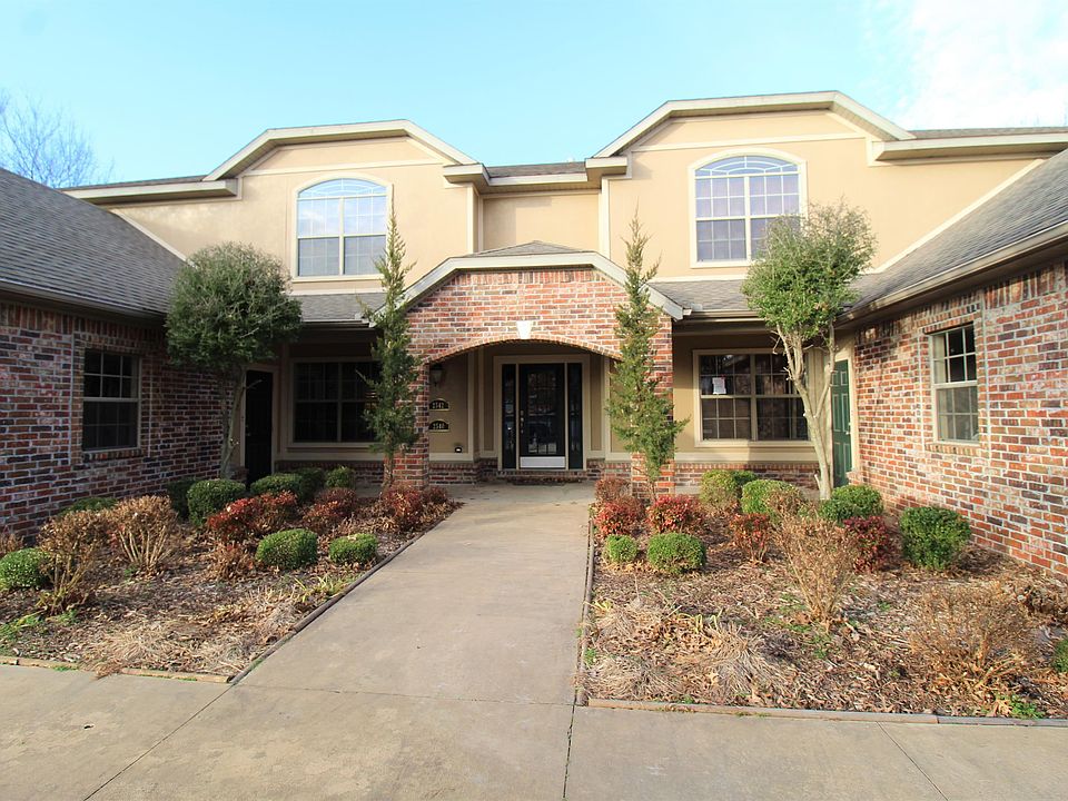 1st image of 2556 E Turtle Creek Dr