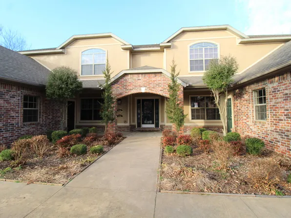 2556 E Turtle Creek Dr, Fayetteville, AR 72701