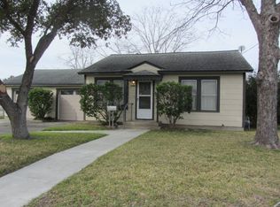 1302 E Park Ave, Victoria, TX 77901
