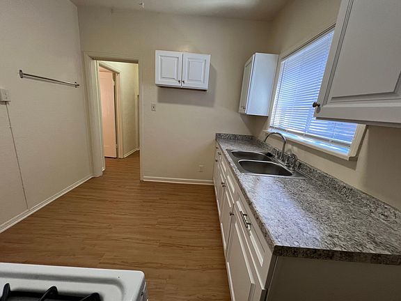 4th image of 1236 E 1st St APT 4