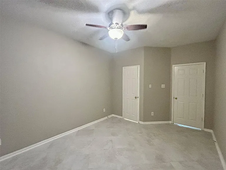 16807 Laguna Springs Dr — Photo 22