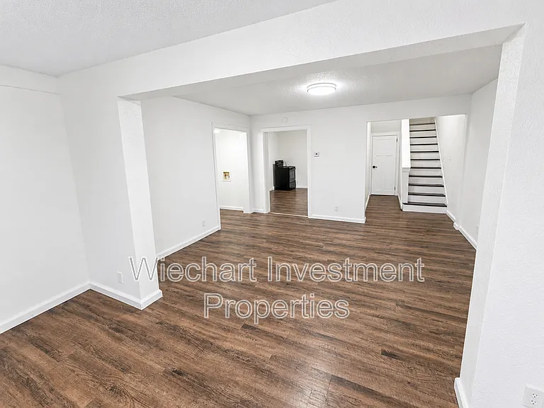 618 W Wayne St — Photo 2