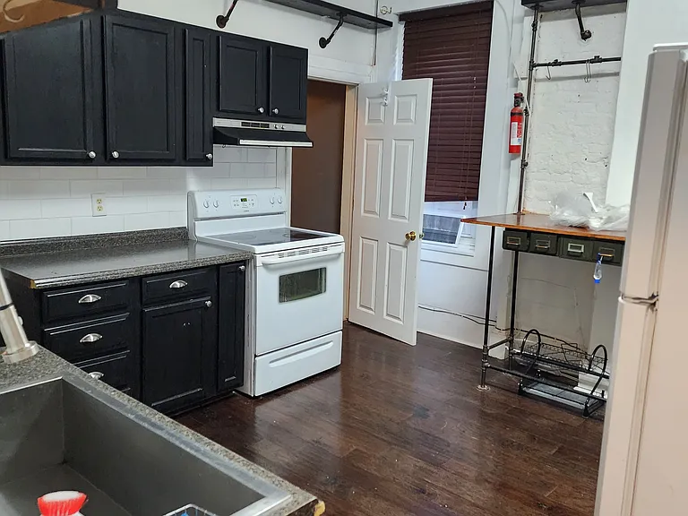 314 Main St #B — Photo 8
