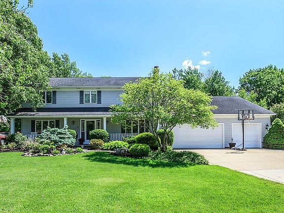 3rd image of 6044 Whiteford Dr