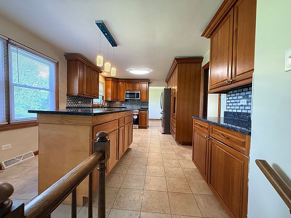 2nd image of 1613 Tina Ln