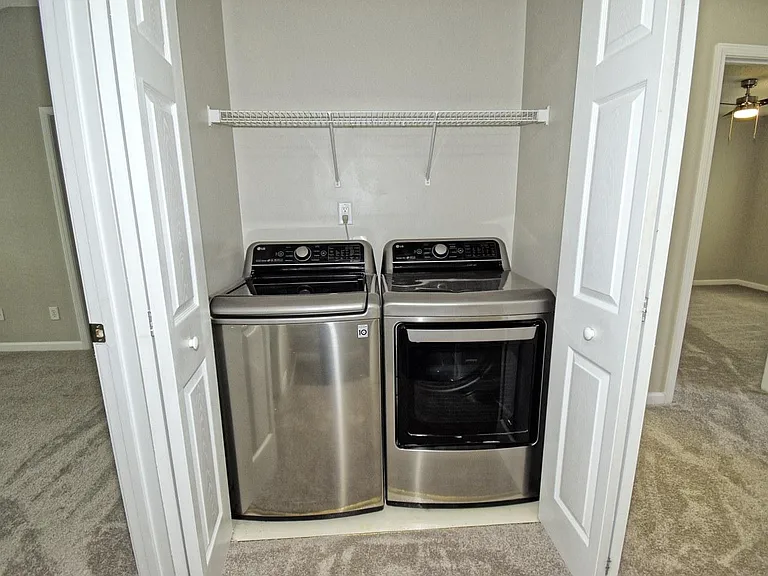 314 Canyon Lake Cir — Photo 15