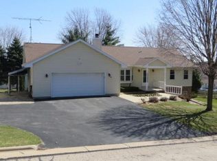 106 Stevens Ln, Markesan, WI 53946