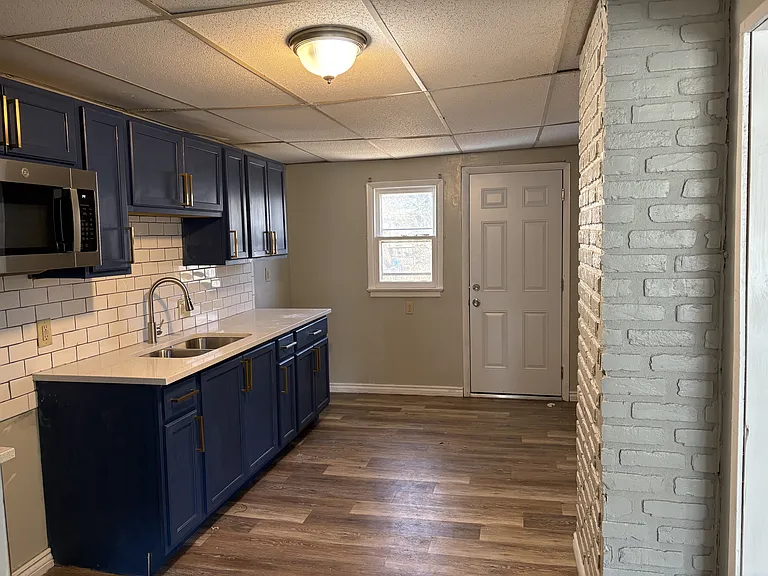106 Gallatin Ave — Photo 1