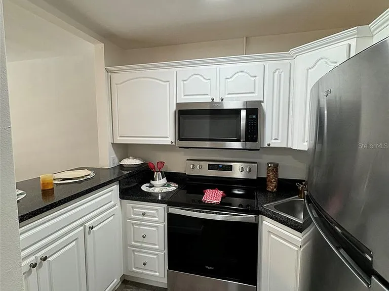 1257 Drew St #14 — Photo 2