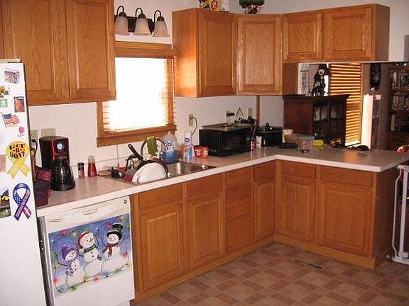 3rd image of 412 NE 13th St