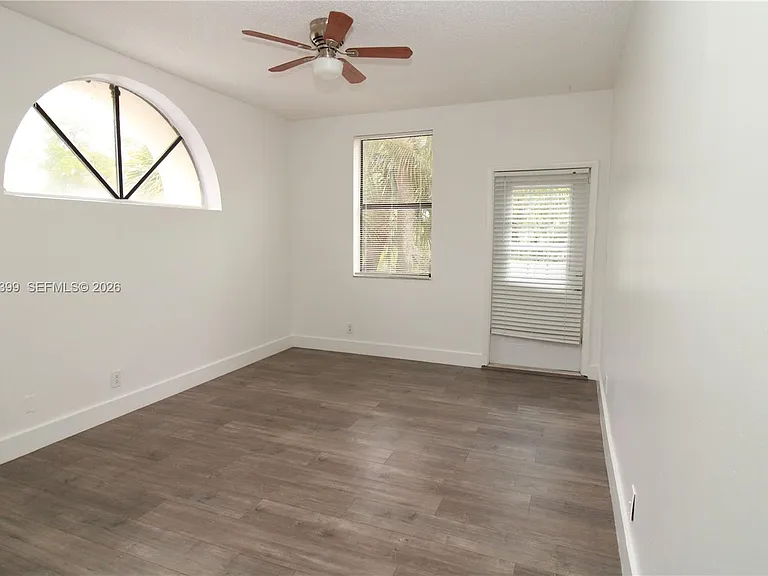 1423 Avon Ln #210 — Photo 11