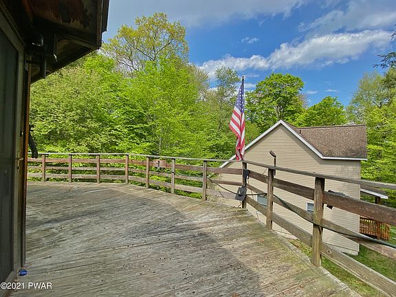 2nd image of 1102 Wallenpaupack Dr