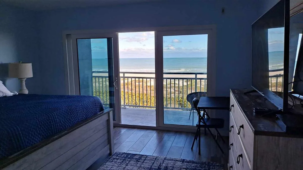 2 bed, 1316 sqft, $3,700 — Photo 2