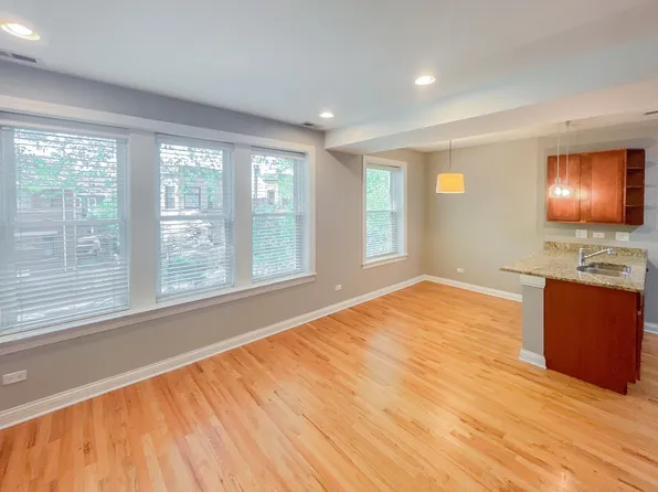 1636 W Grace St #2, Chicago, IL 60613