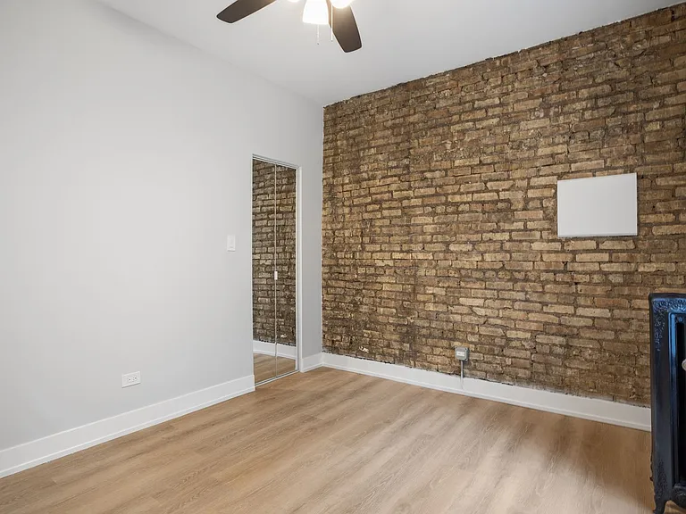7417 N Clark St — Photo 19