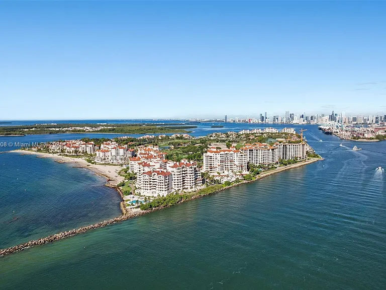 7141 Fisher Island Dr #7141 — Photo 54