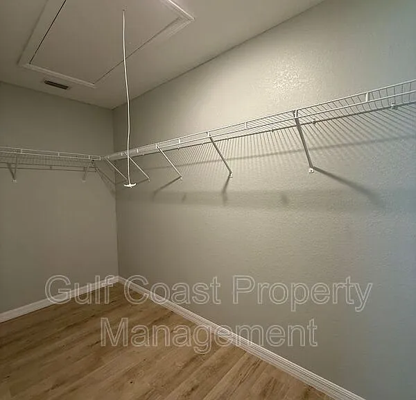 3294 W Price Blvd — Photo 20