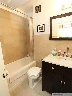 Rented by Luminous Realty | media 19