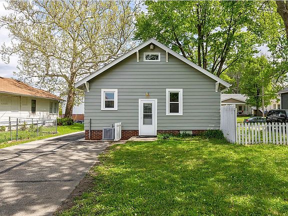 4th image of 1338 33rd St
