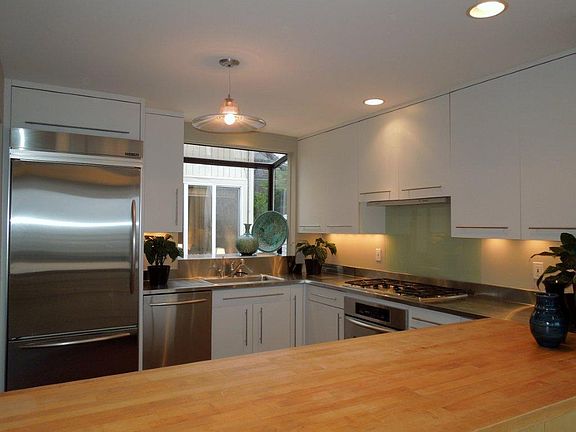 35Saturn.com - Kitchen