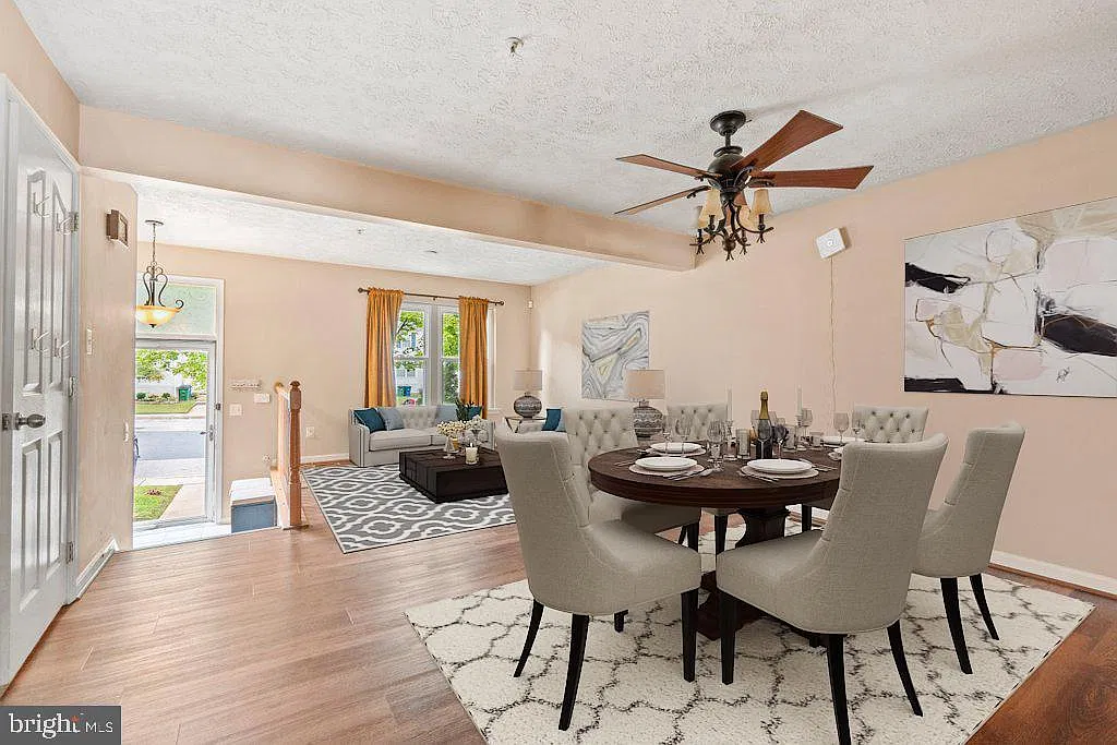 3 bed, 4.0 bath, 2274 sqft, $2,295 — Photo 2