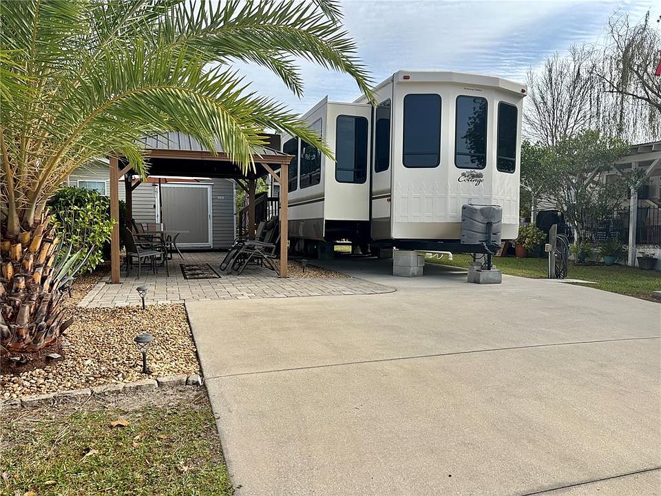 1st image of 3283 NE 104th Ave